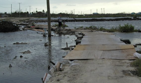 Road Beyond North River Cut